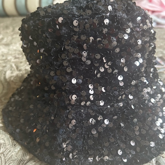 Gemma Sequined Bucket Hat in Black - Picture 4 of 5